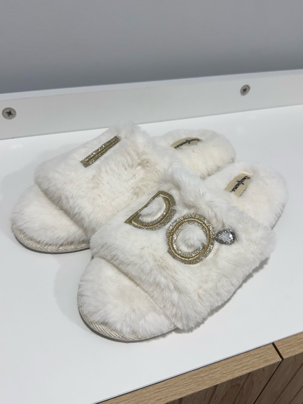 New Women’s 7/8 I Do Dearfoams Fuzzy Slippers